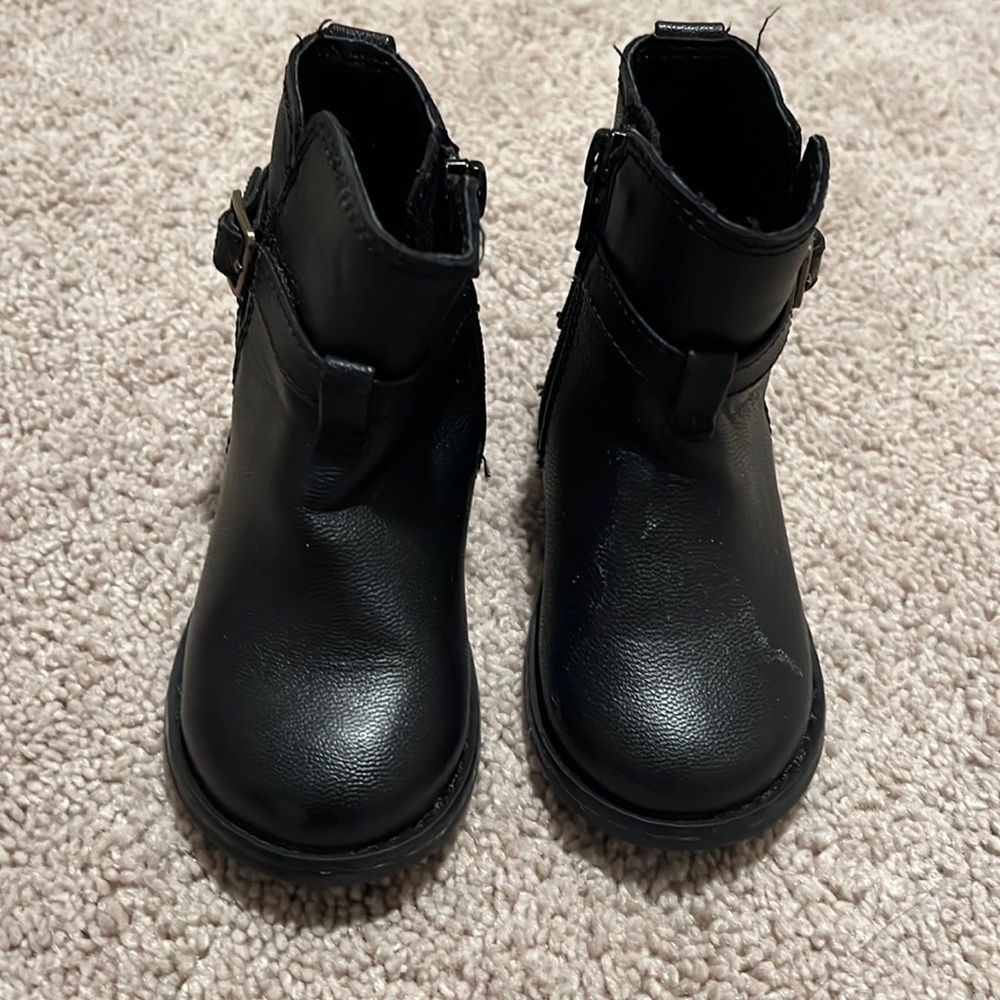 Baby Gap Toddler size 6 black boots